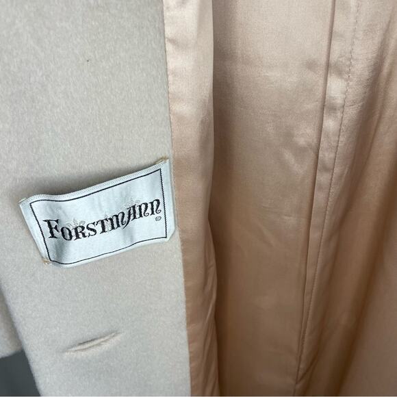 Vintage Cream Women's Coat - Picture 6 of 14